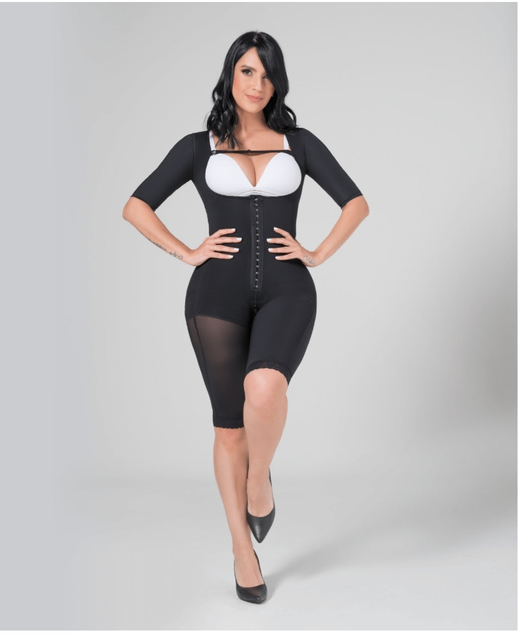 Faja senos libres con mangas hasta la rodilla. Referencia 032891 Negra.