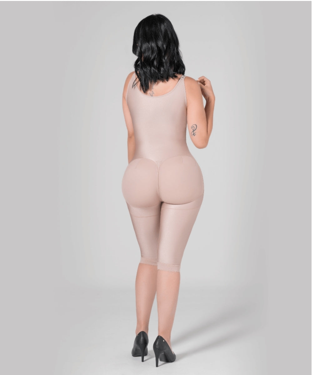 Faja hasta la rodilla, espalda alta. Referencia 012841 Beis,