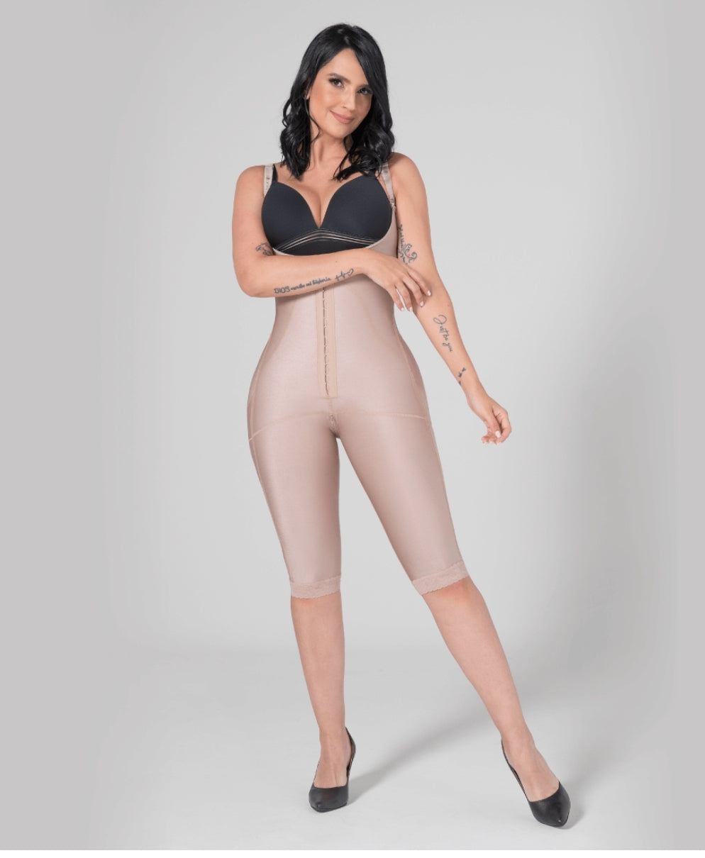 Faja hasta la rodilla, espalda alta. Referencia 012841 Beis,