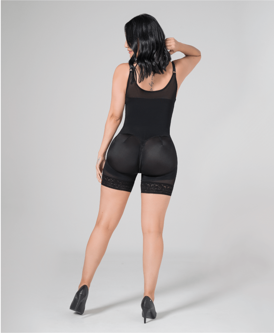 Faja Marilyn media pierna. hasta 4cm menos de cintura mientras la usas. Referencia 032541.
